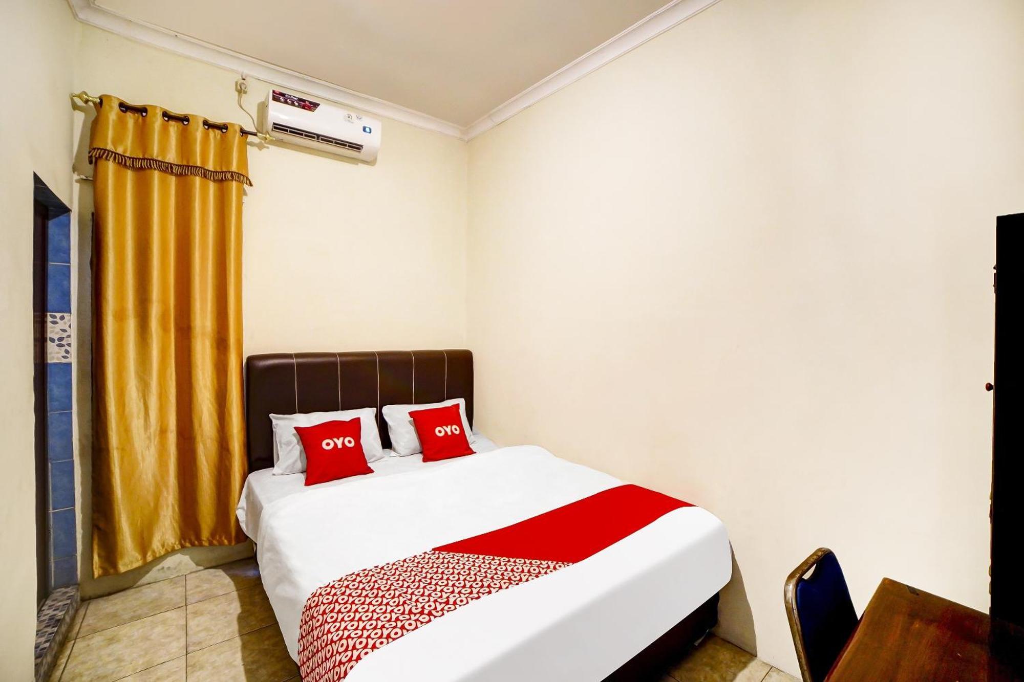 Oyo 91199 Felicia Homestay Medan Exterior photo